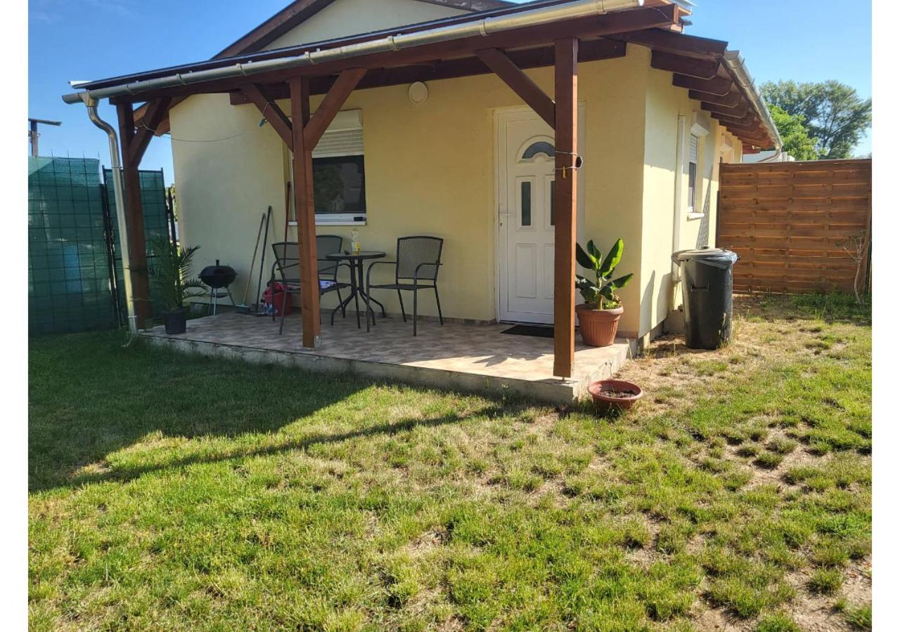 Forrás Vendégház Apartamento Tata Exterior foto
