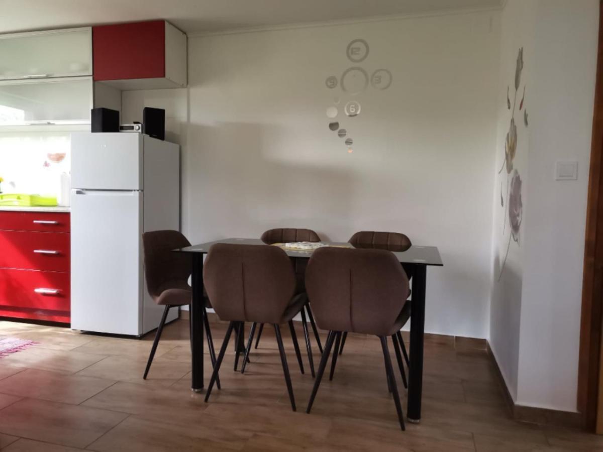 Forrás Vendégház Apartamento Tata Exterior foto