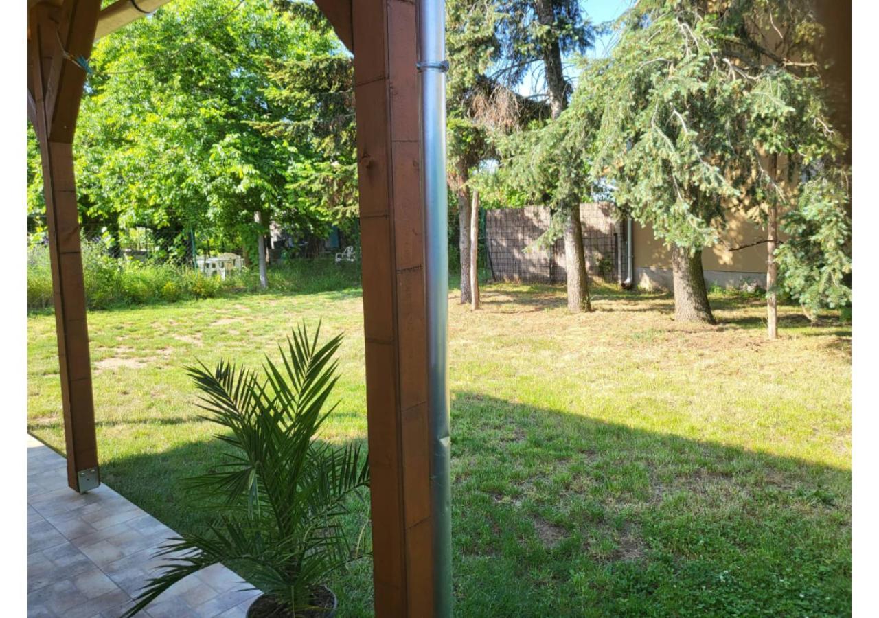 Forrás Vendégház Apartamento Tata Exterior foto