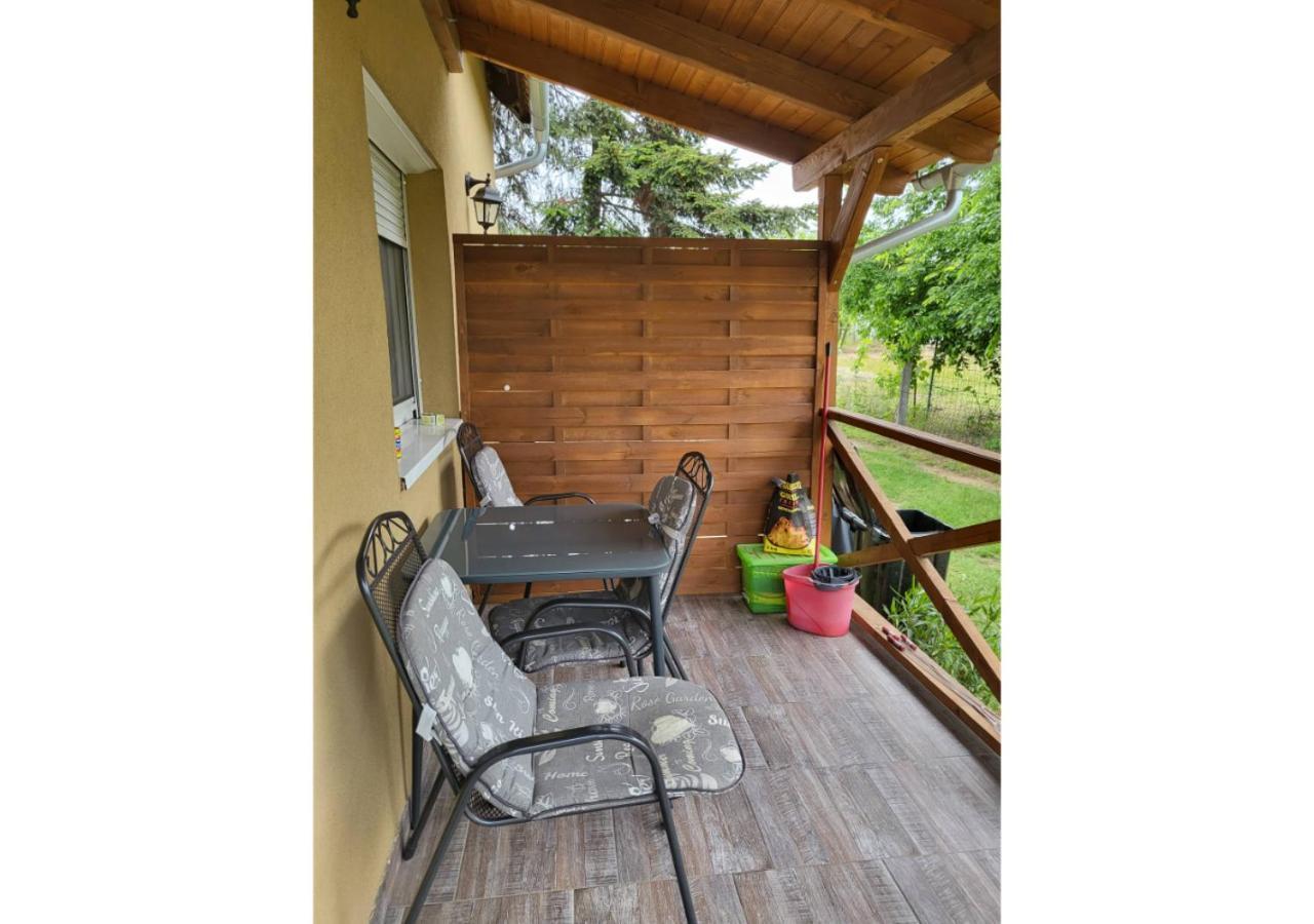 Forrás Vendégház Apartamento Tata Exterior foto