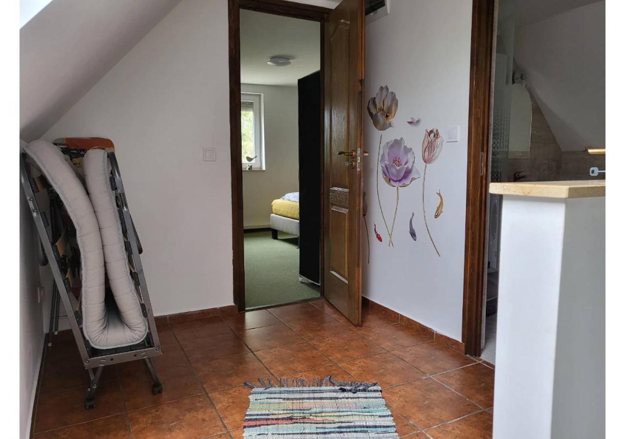 Forrás Vendégház Apartamento Tata Exterior foto