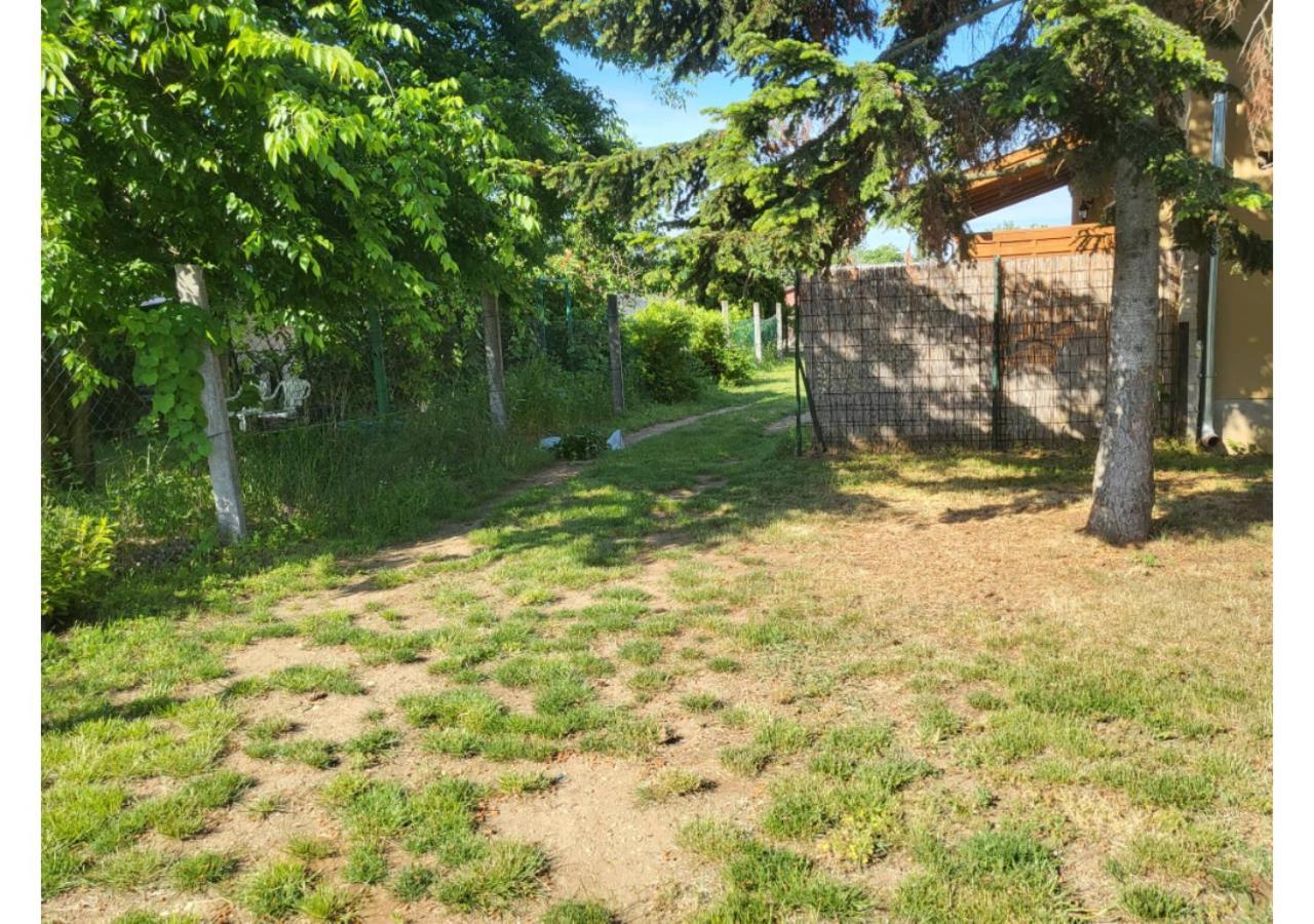 Forrás Vendégház Apartamento Tata Exterior foto